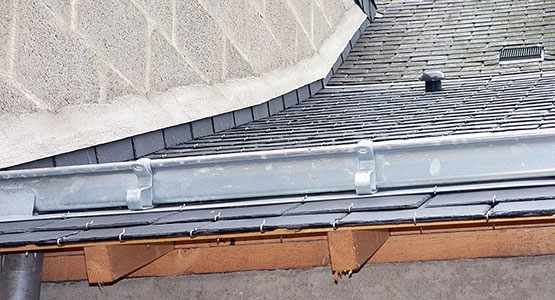 Travaux Gouttière Couverture Toiture à plaisir